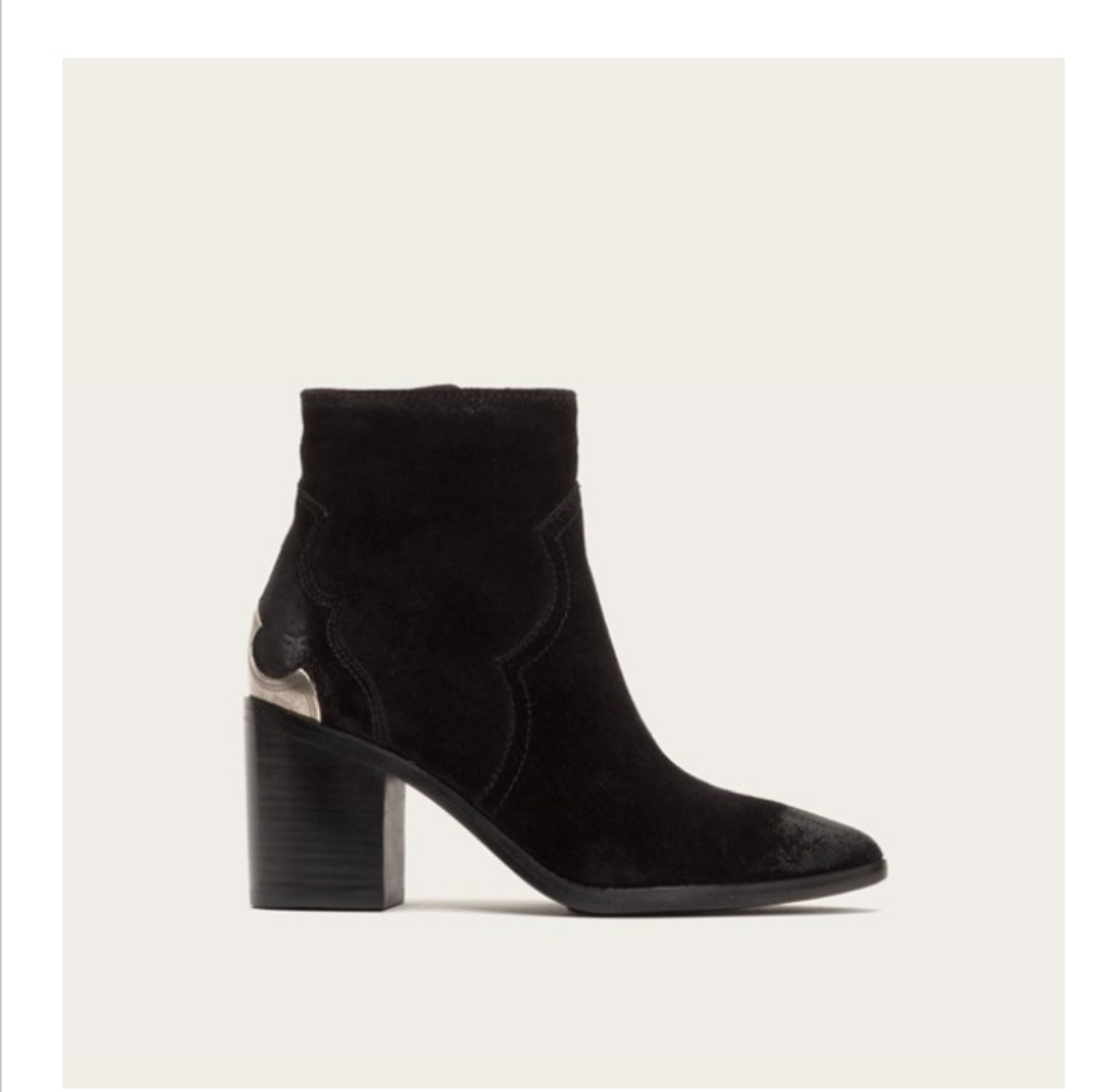 <Frye> Flynn Short Metal Plate Ankle Bootie